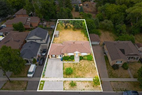 Photo 4 at 147 Poplar Road, West Hill, Toronto