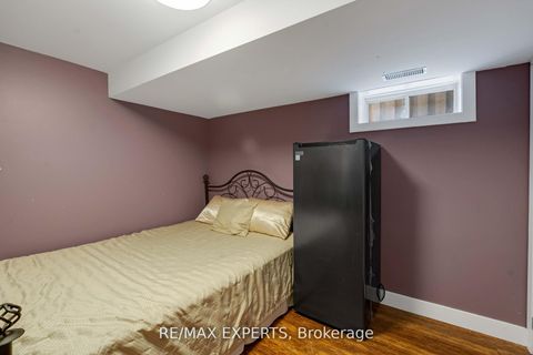 Photo 22 at 19 Kenora Crescent, Eglinton West, Toronto Photo 22 at 19 Kenora Crescent, Eglinton West, Toronto