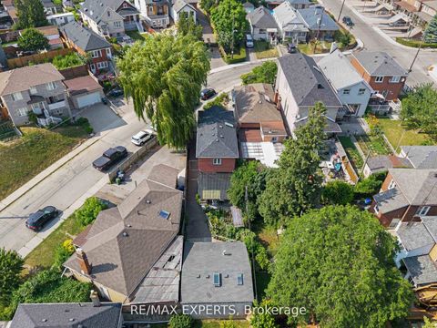 Photo 25 at 19 Kenora Crescent, Eglinton West, Toronto Photo 25 at 19 Kenora Crescent, Eglinton West, Toronto