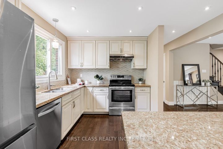 Photo 10 at 97 Bridlewood Boulevard, Sullivan, Toronto