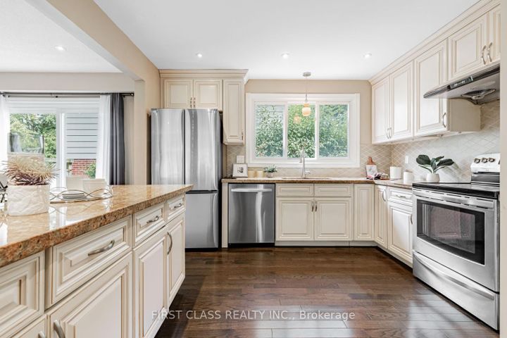 Photo 11 at 97 Bridlewood Boulevard, Sullivan, Toronto
