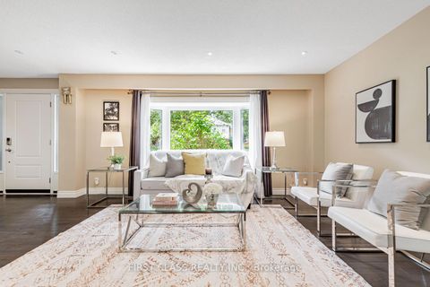 Photo 5 at 97 Bridlewood Boulevard, Sullivan, Toronto