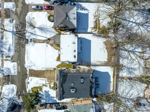 Photo 4 at 10 Waring Court, Willowdale East, Toronto