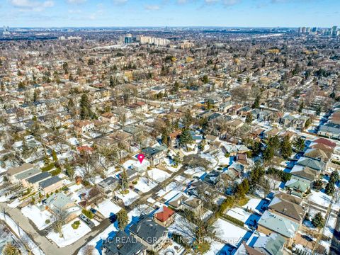 Photo 19 at 10 Waring Court, Willowdale East, Toronto