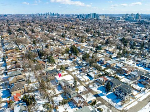 Photo 23 at 10 Waring Court, Willowdale East, Toronto