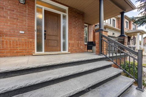 Photo 5 at 47 Ames Crescent, Bayview Northeast, Aurora