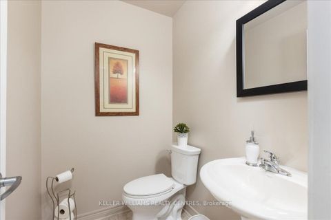 Photo 19 at 47 Ames Crescent, Bayview Northeast, Aurora