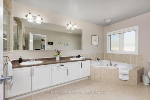 Photo 23 at 47 Ames Crescent, Bayview Northeast, Aurora