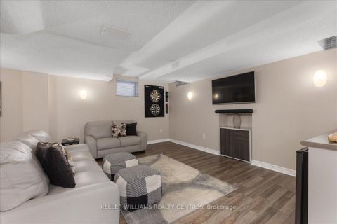 Photo 32 at 47 Ames Crescent, Bayview Northeast, Aurora