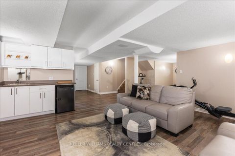 Photo 33 at 47 Ames Crescent, Bayview Northeast, Aurora