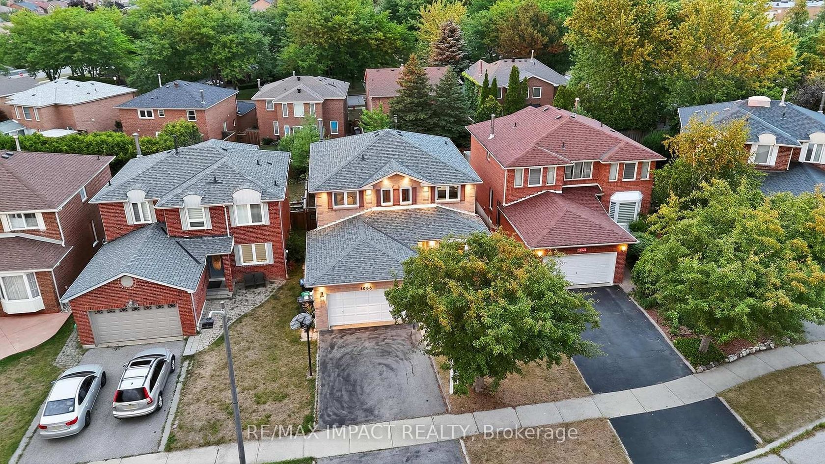 4086 Rossland Crescent, Erin Mills, Mississauga by Loree Meneguzzi Real Estate 4086 Rossland Crescent, Erin Mills, Mississauga