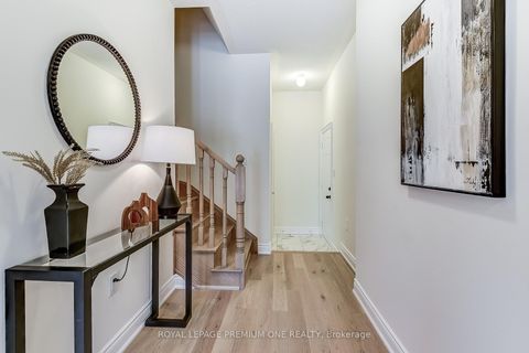 Photo 9 at 110 Thule Street, Vellore Village, Vaughan