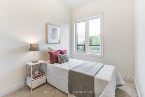 Photo 24 at 110 Thule Street, Vellore Village, Vaughan