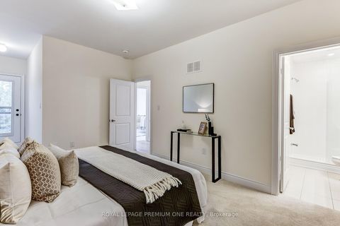 Photo 30 at 110 Thule Street, Vellore Village, Vaughan