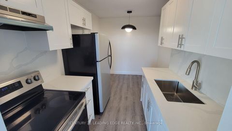 Photo 4 at 1005 - 2 Glamorgan Avenue, Dorset Park, Toronto