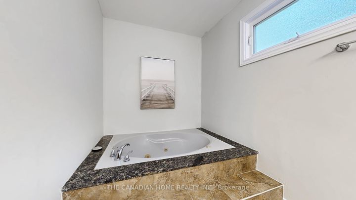 Photo 17 at 52 - 1725 The Chase, Central Erin Mills, Mississauga