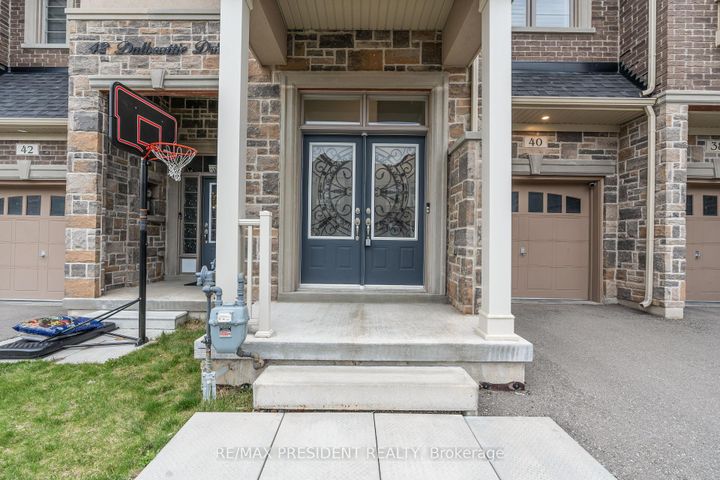 Photo 5 at 40 Dalbeattie Drive, Bram West, Brampton