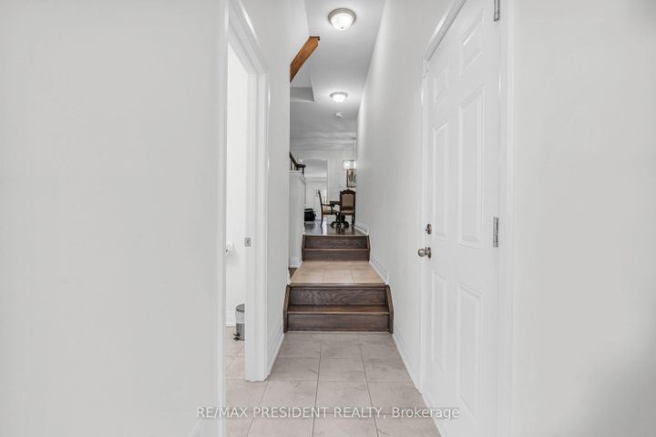 Photo 7 at 40 Dalbeattie Drive, Bram West, Brampton