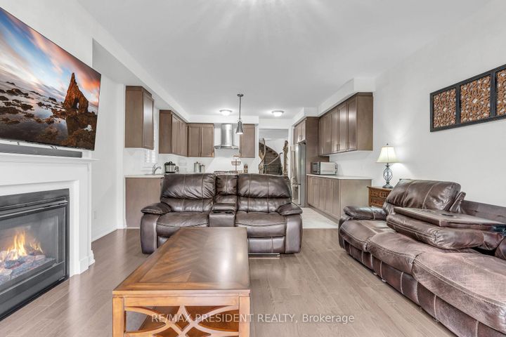 Photo 14 at 40 Dalbeattie Drive, Bram West, Brampton