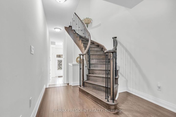 Photo 18 at 40 Dalbeattie Drive, Bram West, Brampton
