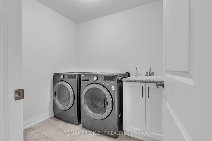 Photo 35 at 40 Dalbeattie Drive, Bram West, Brampton