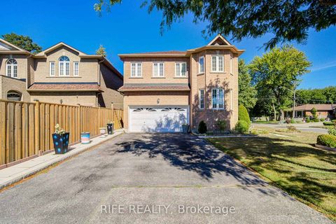 Photo 3 at 106 Craggview Drive, West Hill, Toronto