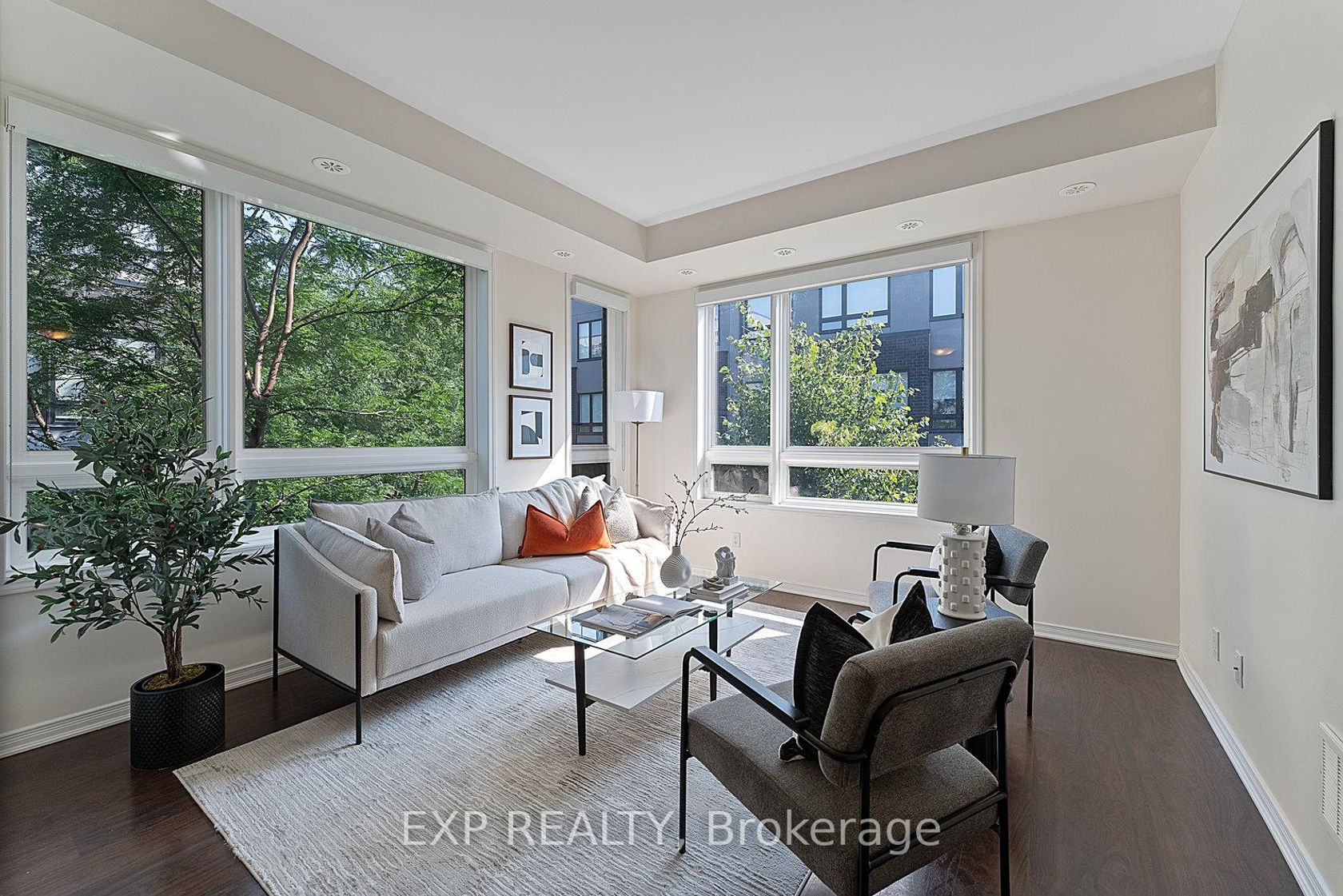 312 - 1110 Briar Hill Avenue, Belgravia, Toronto 