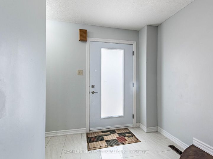 Photo 4 at 30 Castlehill Road, Northwood Park, Brampton