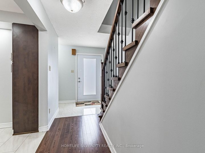 Photo 5 at 30 Castlehill Road, Northwood Park, Brampton