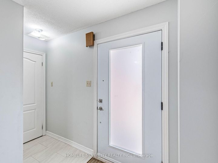 Photo 6 at 30 Castlehill Road, Northwood Park, Brampton