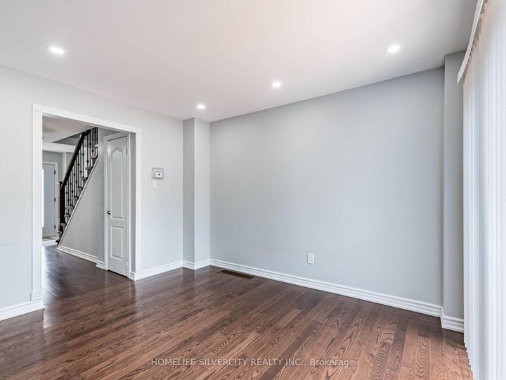 Photo 14 at 30 Castlehill Road, Northwood Park, Brampton
