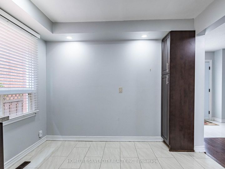 Photo 21 at 30 Castlehill Road, Northwood Park, Brampton