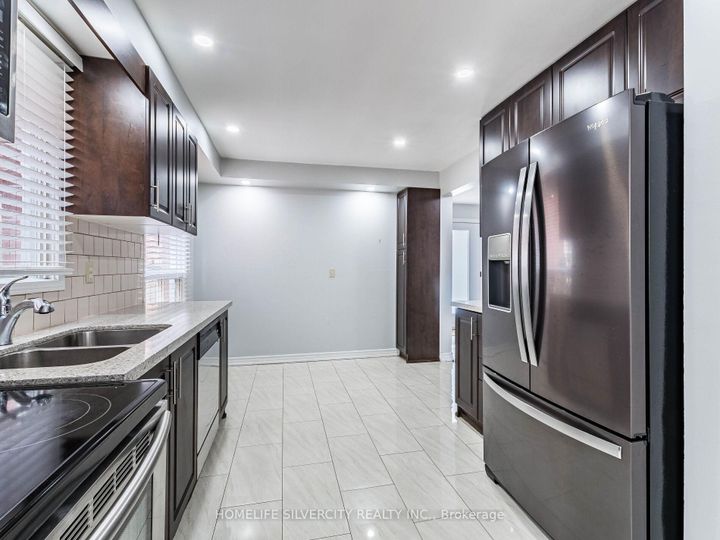 Photo 23 at 30 Castlehill Road, Northwood Park, Brampton