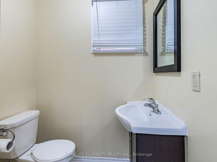 Photo 25 at 30 Castlehill Road, Northwood Park, Brampton