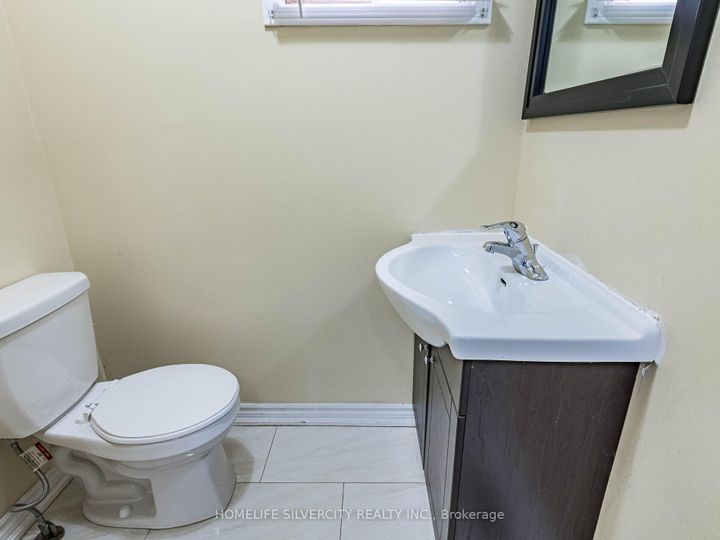 Photo 26 at 30 Castlehill Road, Northwood Park, Brampton
