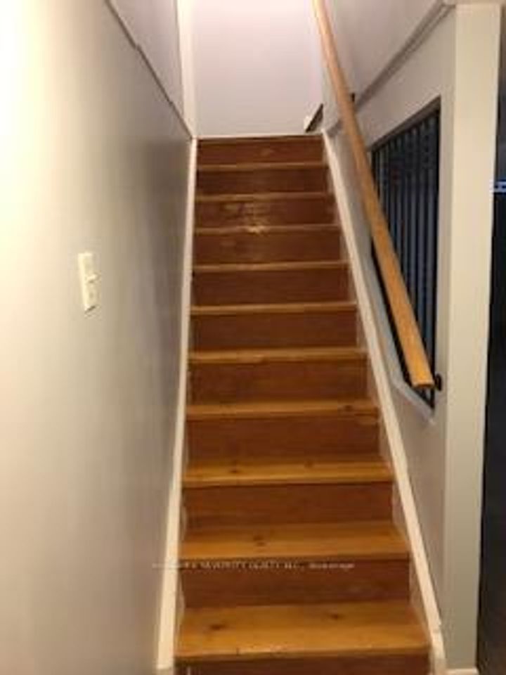 Photo 39 at 30 Castlehill Road, Northwood Park, Brampton
