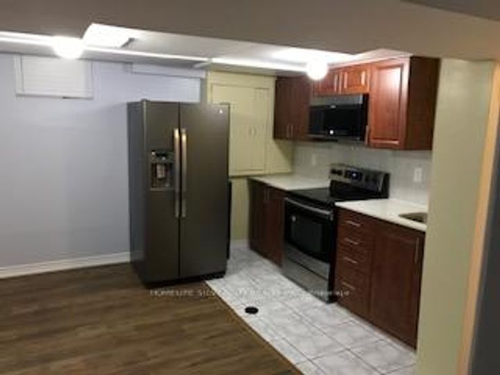 Photo 40 at 30 Castlehill Road, Northwood Park, Brampton