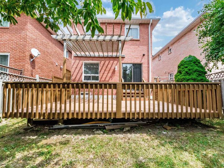 Photo 45 at 30 Castlehill Road, Northwood Park, Brampton