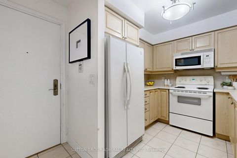 Photo 15 at 708 - 880 Grandview Way, Willowdale East, Toronto