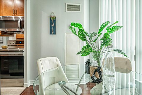 Photo 17 at 811 - 60 Byng Avenue, Willowdale East, Toronto