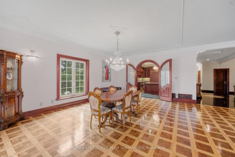 Photo 7 at 409 Dearbourne Avenue, King City, King