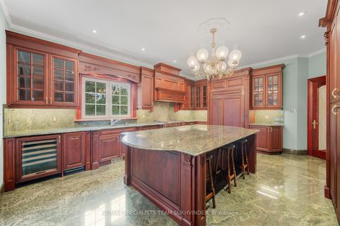 Photo 8 at 409 Dearbourne Avenue, King City, King