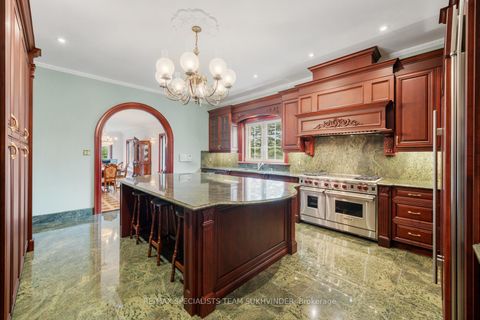 Photo 9 at 409 Dearbourne Avenue, King City, King
