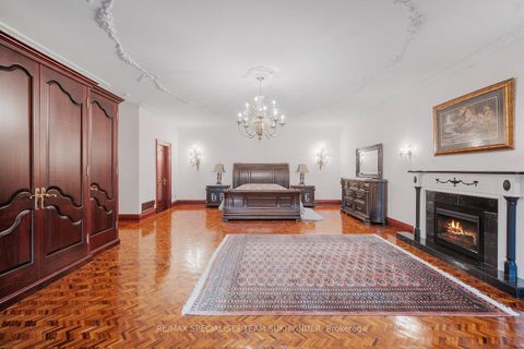 Photo 10 at 409 Dearbourne Avenue, King City, King
