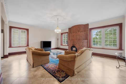 Photo 20 at 409 Dearbourne Avenue, King City, King