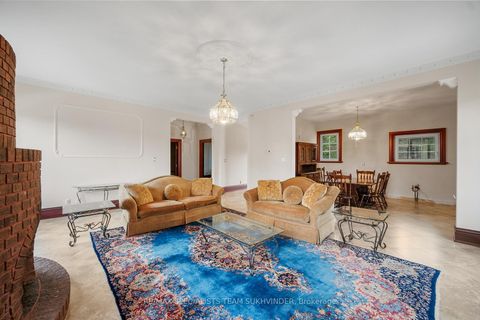 Photo 21 at 409 Dearbourne Avenue, King City, King