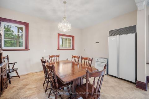 Photo 22 at 409 Dearbourne Avenue, King City, King