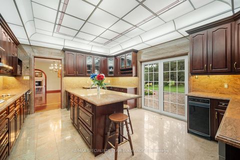 Photo 29 at 409 Dearbourne Avenue, King City, King