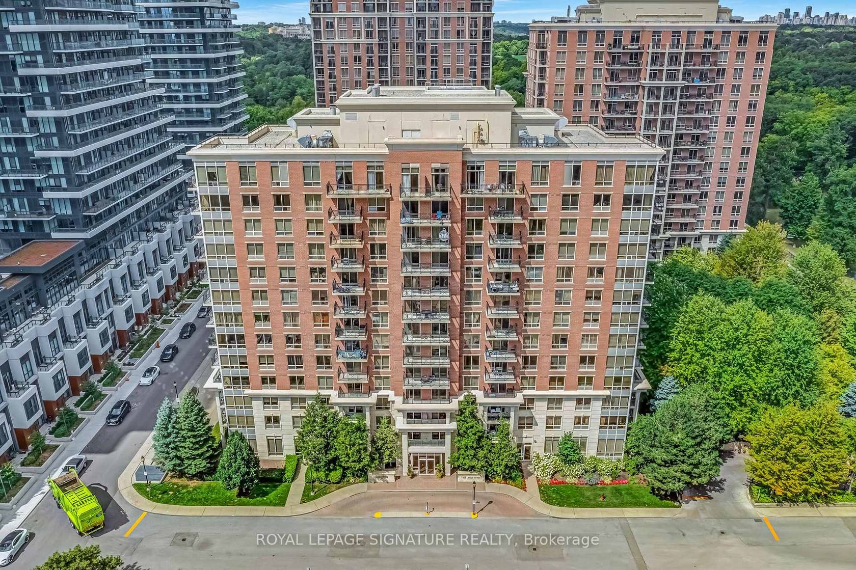 403 - 1103 Leslie Street, Don Mills, Toronto by Loree Meneguzzi Real Estate 403 - 1103 Leslie Street, Don Mills, Toronto
