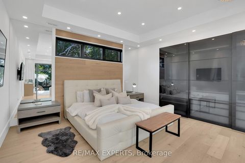 Photo 19 at 7 Woodvalley Drive, Humber Valley, Toronto